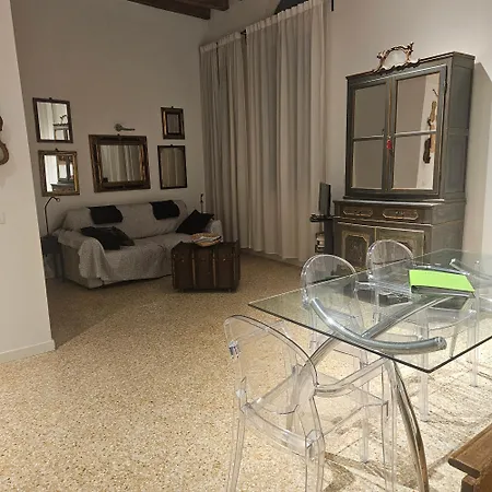 Stradivari Apartamento